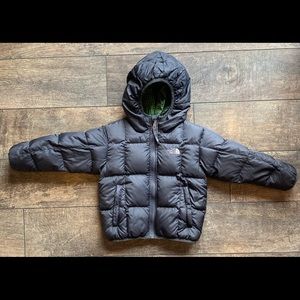 The North Face Boys Reversible Down Moondoggy Plaid Jacket Size 3T Gray Green